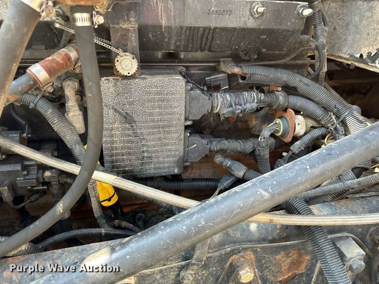 image for item EB2601 2000 Peterbilt 379 semi truck