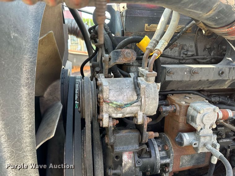 image for item EB2601 2000 Peterbilt 379 semi truck