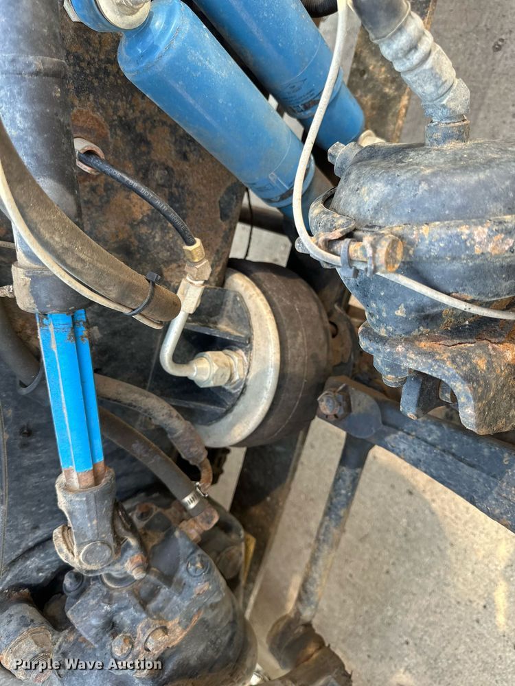 image for item EB2601 2000 Peterbilt 379 semi truck