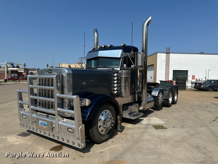 image for item EB2601 2000 Peterbilt 379 semi truck