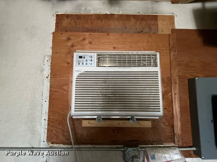 image for item EB2628 1995 Great Dane 701TZ-1 jobsite trailer