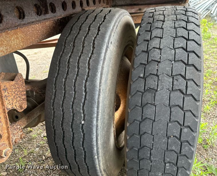 image for item EB2629 1987 Great Dane 7011TZ1 jobsite trailer