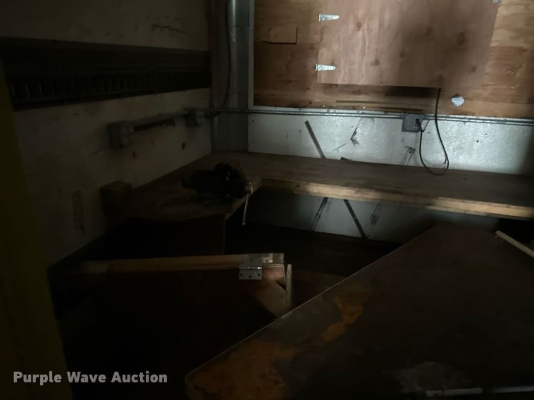 image for item EB2630 1985 Great Dane jobsite trailer