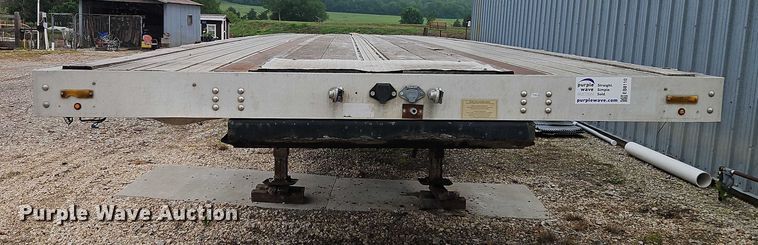 image for item EB8110 2000 Transcraft Eagle W2 flatbed trailer