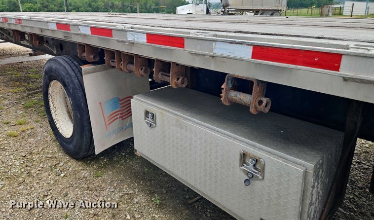 image for item EB8110 2000 Transcraft Eagle W2 flatbed trailer