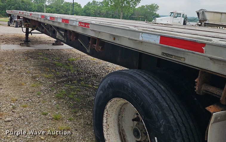 image for item EB8110 2000 Transcraft Eagle W2 flatbed trailer