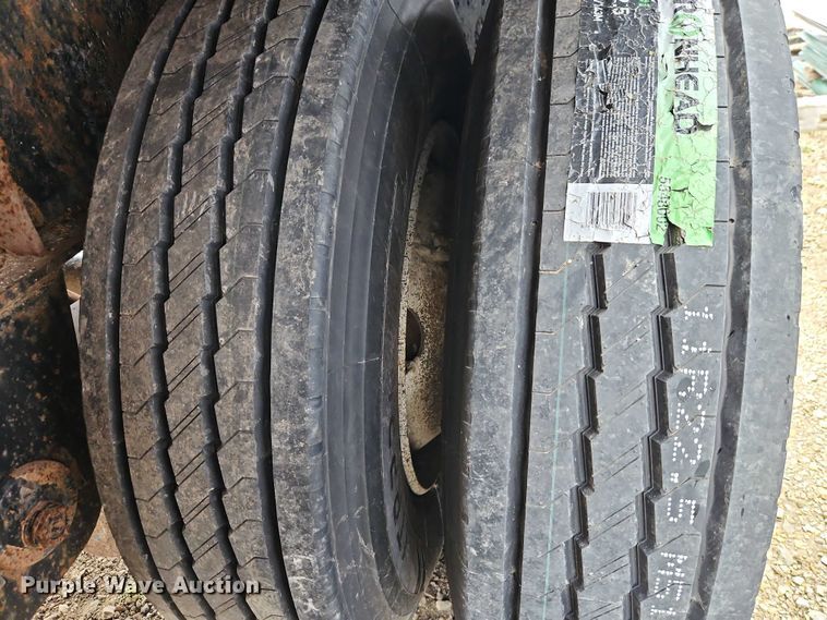 image for item EB8110 2000 Transcraft Eagle W2 flatbed trailer