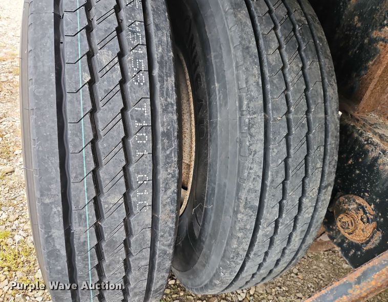 image for item EB8110 2000 Transcraft Eagle W2 flatbed trailer