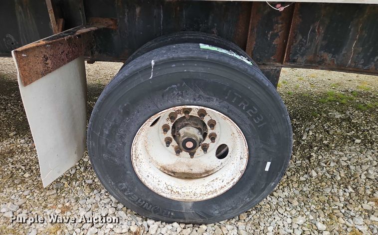 image for item EB8110 2000 Transcraft Eagle W2 flatbed trailer