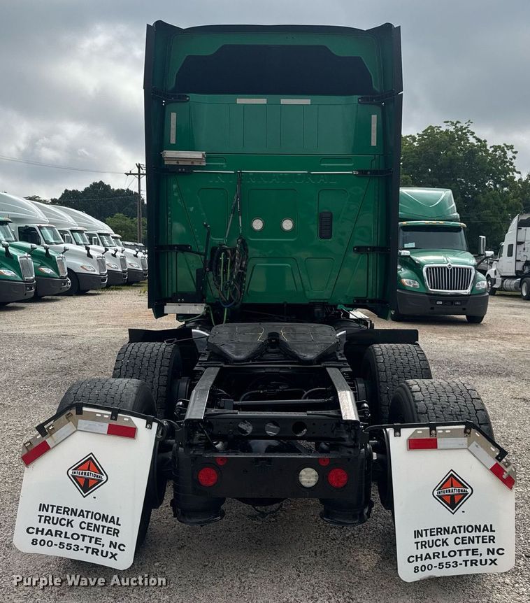 image for item EC3647 2020 International LT625 semi truck