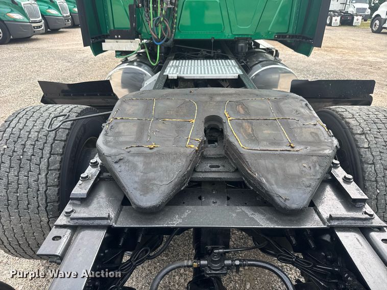 image for item EC3647 2020 International LT625 semi truck