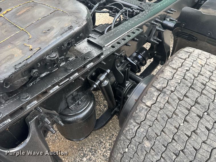 image for item EC3647 2020 International LT625 semi truck