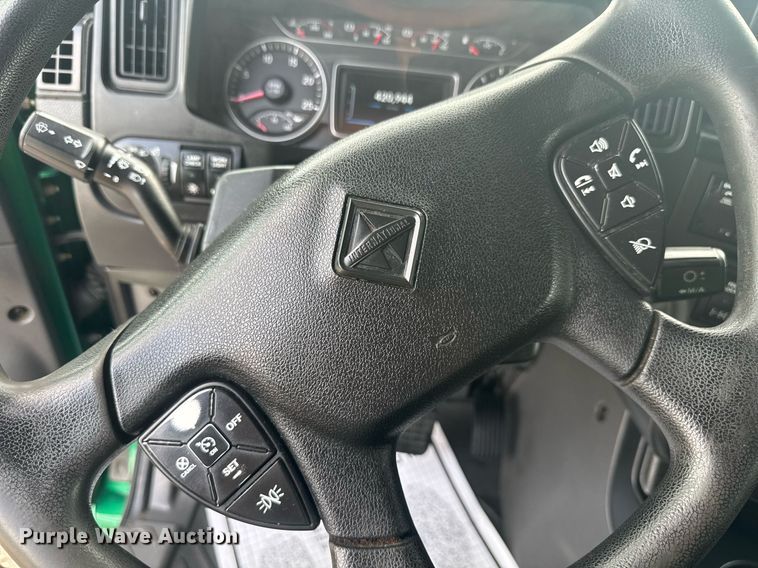 image for item EC3647 2020 International LT625 semi truck