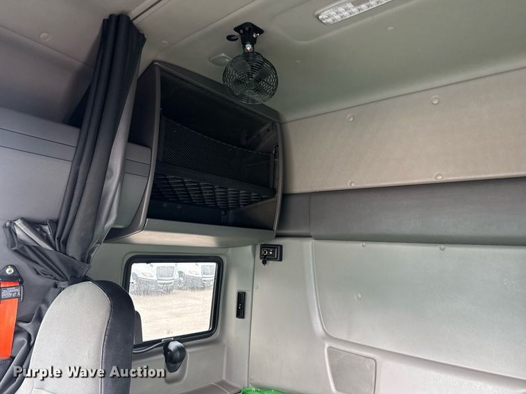 image for item EC3647 2020 International LT625 semi truck