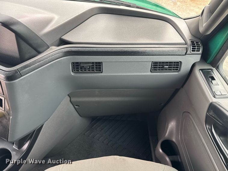 image for item EC3647 2020 International LT625 semi truck