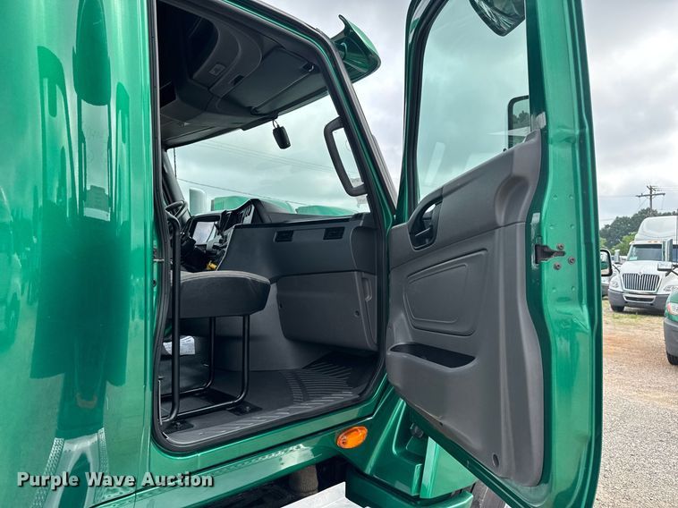 image for item EC3647 2020 International LT625 semi truck