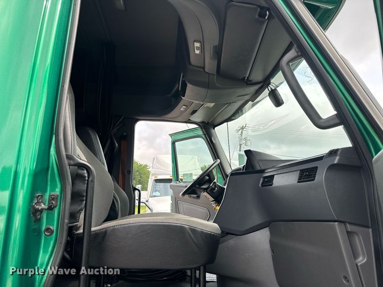 image for item EC3647 2020 International LT625 semi truck