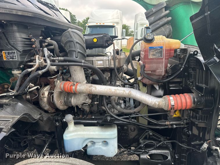 image for item EC3647 2020 International LT625 semi truck