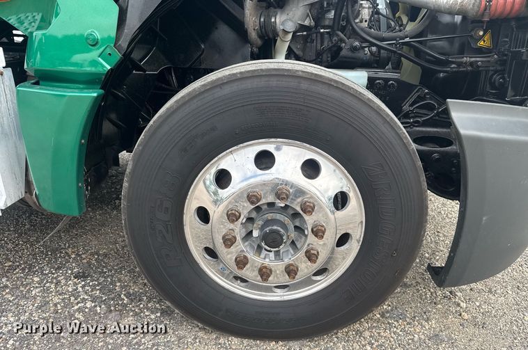 image for item EC3647 2020 International LT625 semi truck