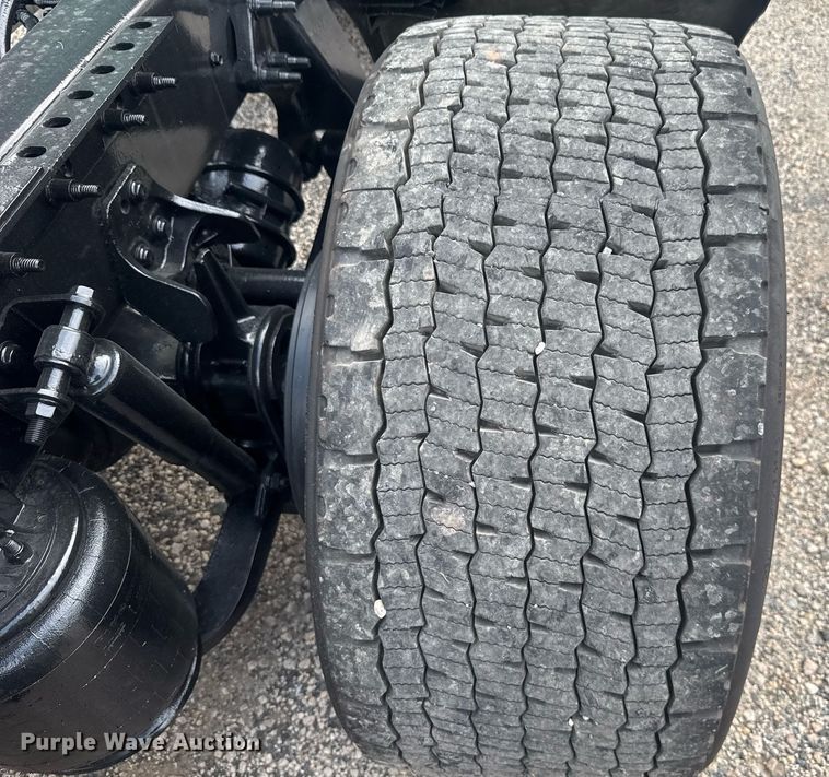 image for item EC3647 2020 International LT625 semi truck