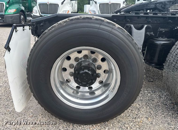 image for item EC3647 2020 International LT625 semi truck