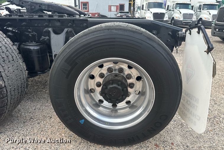 image for item EC3647 2020 International LT625 semi truck