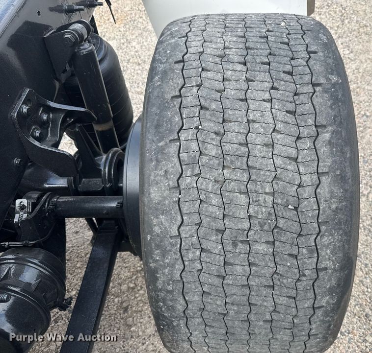 image for item EC3647 2020 International LT625 semi truck