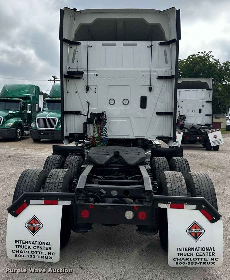 image for item EC3649 2020 International LT625 semi truck