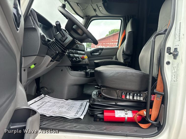 image for item EC3649 2020 International LT625 semi truck