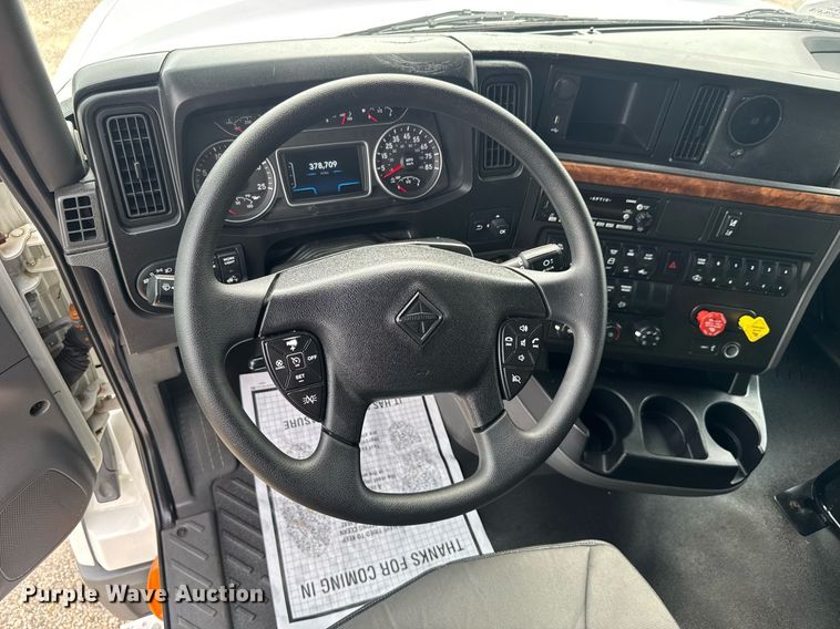 image for item EC3649 2020 International LT625 semi truck