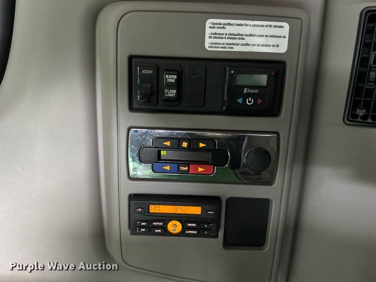 image for item EC3649 2020 International LT625 semi truck