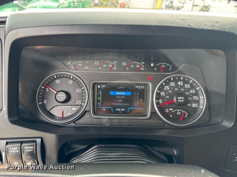 image for item EC3649 2020 International LT625 semi truck