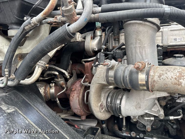 image for item EC3649 2020 International LT625 semi truck