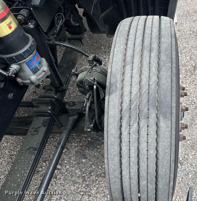 image for item EC3649 2020 International LT625 semi truck