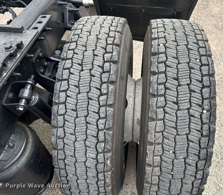 image for item EC3649 2020 International LT625 semi truck