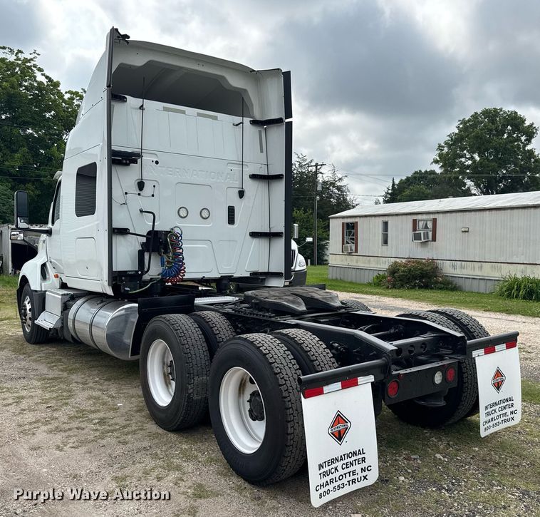 image for item EC3651 2019 International LT625 semi truck