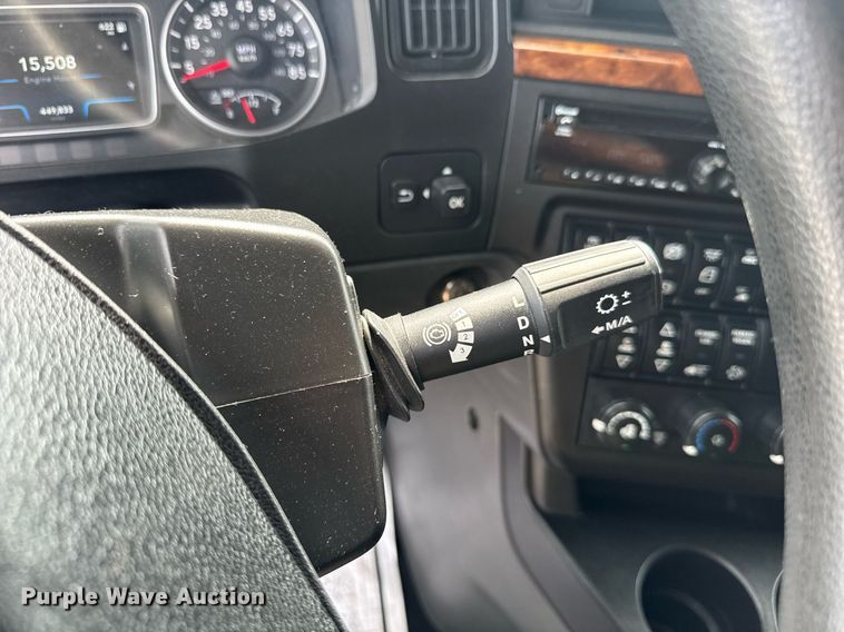 image for item EC3651 2019 International LT625 semi truck