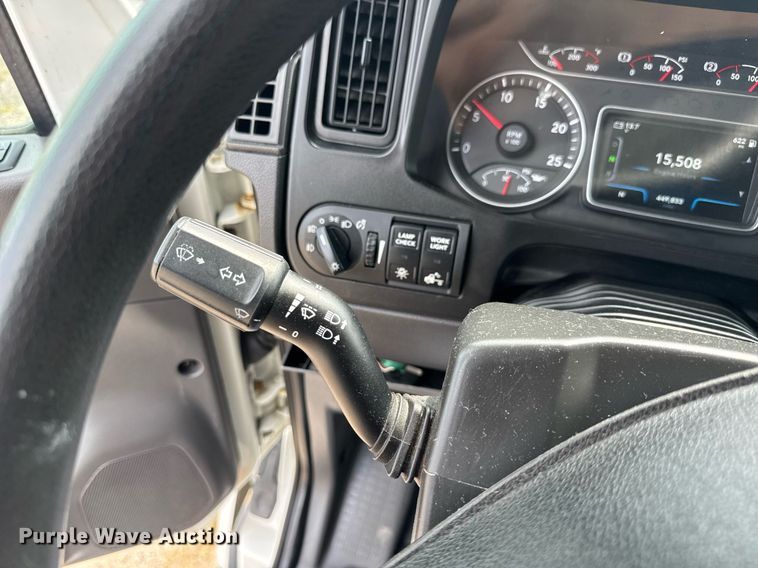 image for item EC3651 2019 International LT625 semi truck