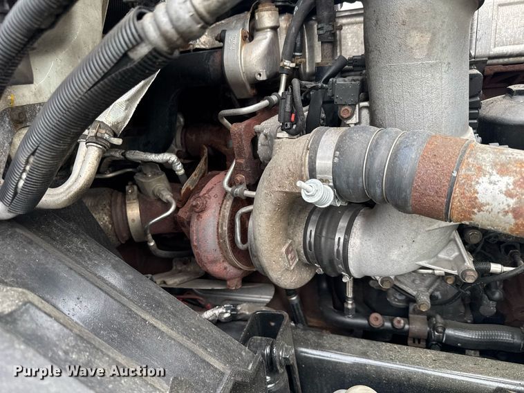 image for item EC3651 2019 International LT625 semi truck