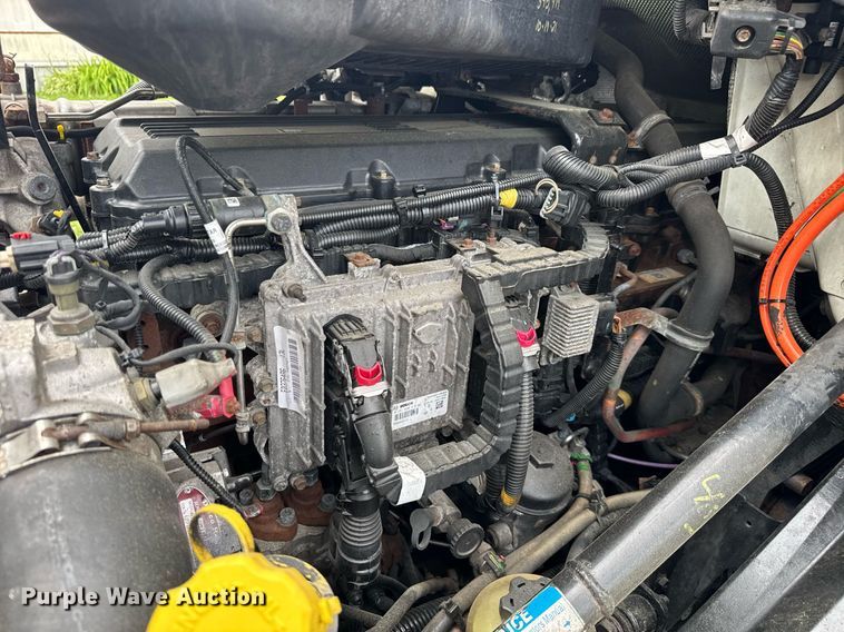 image for item EC3651 2019 International LT625 semi truck