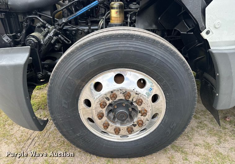 image for item EC3651 2019 International LT625 semi truck