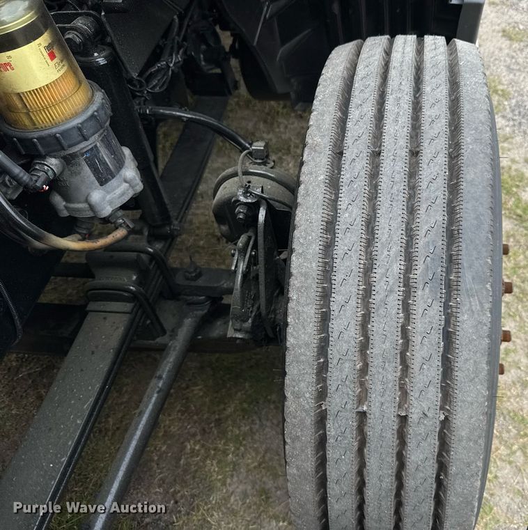 image for item EC3651 2019 International LT625 semi truck