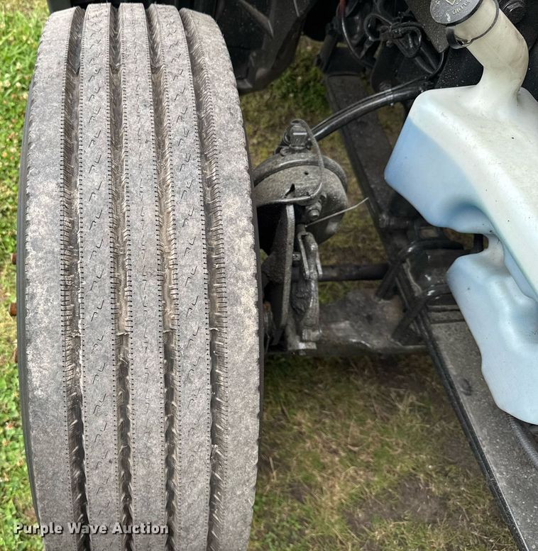 image for item EC3651 2019 International LT625 semi truck