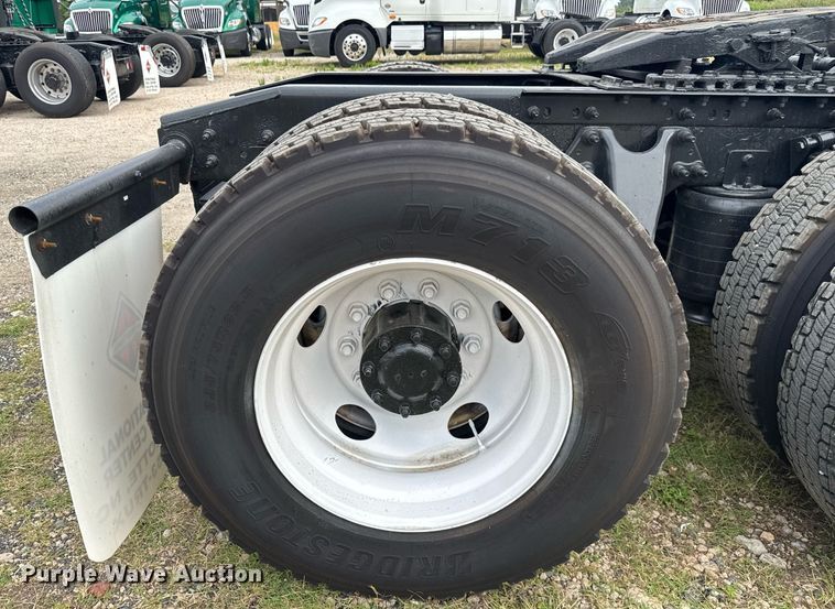 image for item EC3651 2019 International LT625 semi truck