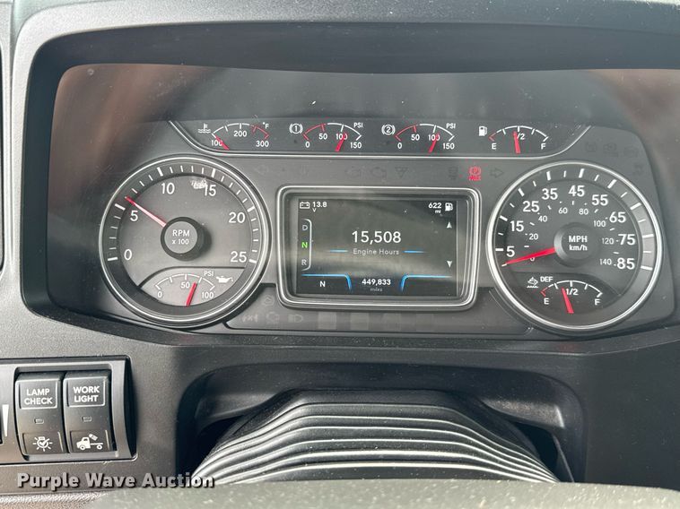 image for item EC3651 2019 International LT625 semi truck