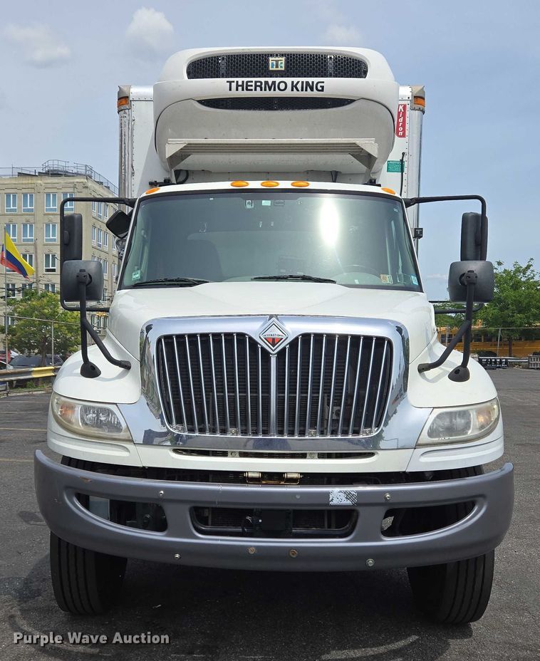 image for item EC4272 2018 International 4300  refrigerated truck