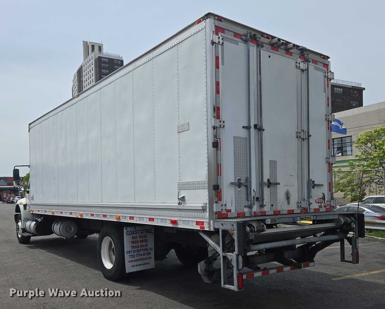 image for item EC4272 2018 International 4300  refrigerated truck