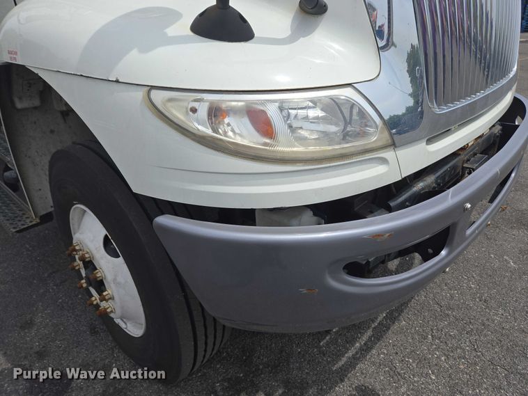 image for item EC4272 2018 International 4300  refrigerated truck