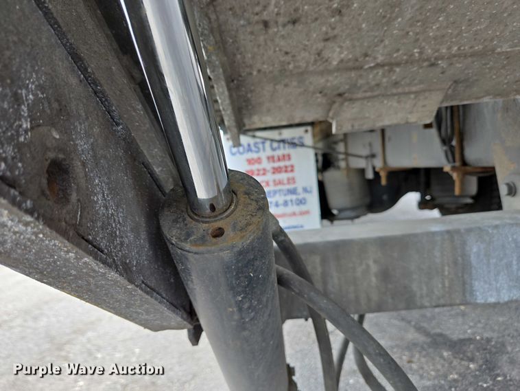 image for item EC4272 2018 International 4300  refrigerated truck