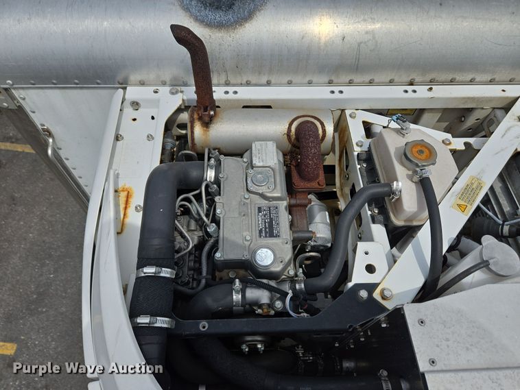 image for item EC4272 2018 International 4300  refrigerated truck